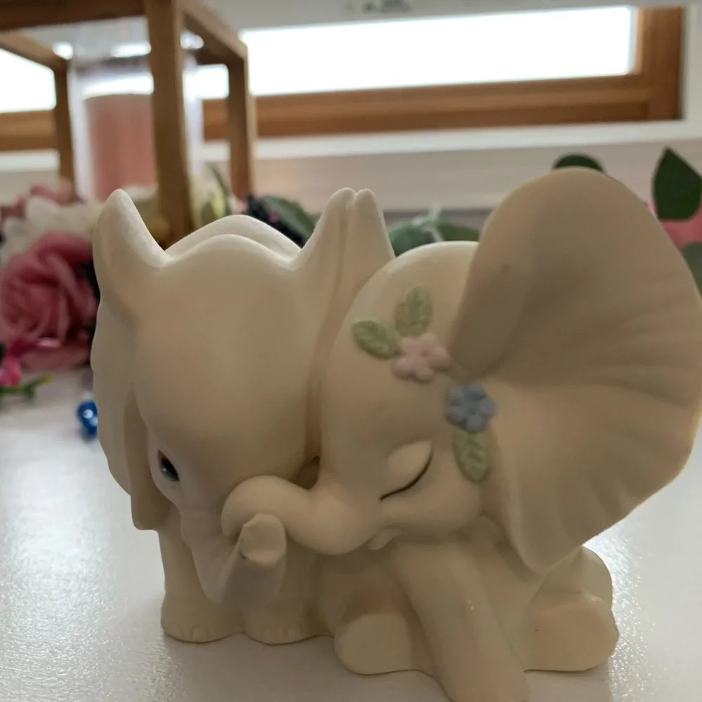 New In Box Home Interiors Elephant Pair